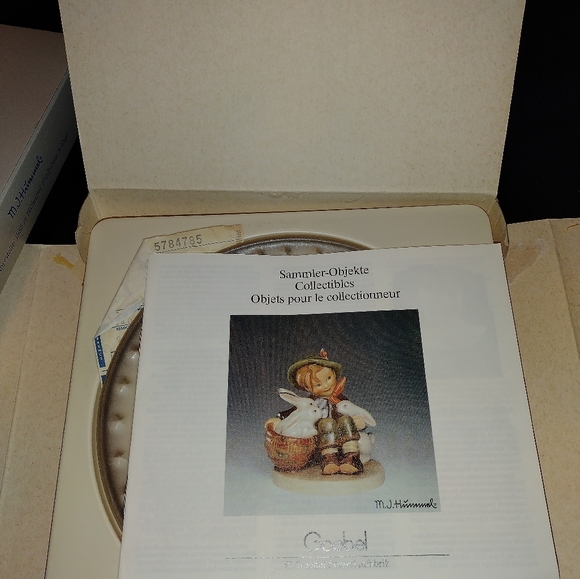 Hummel Annual Plate 1985 in Original Box Bas Relief - Picture 4 of 4